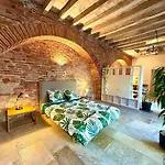 Charmant Logement Piscine Partagee 2 Mn Du Centre De Cahors